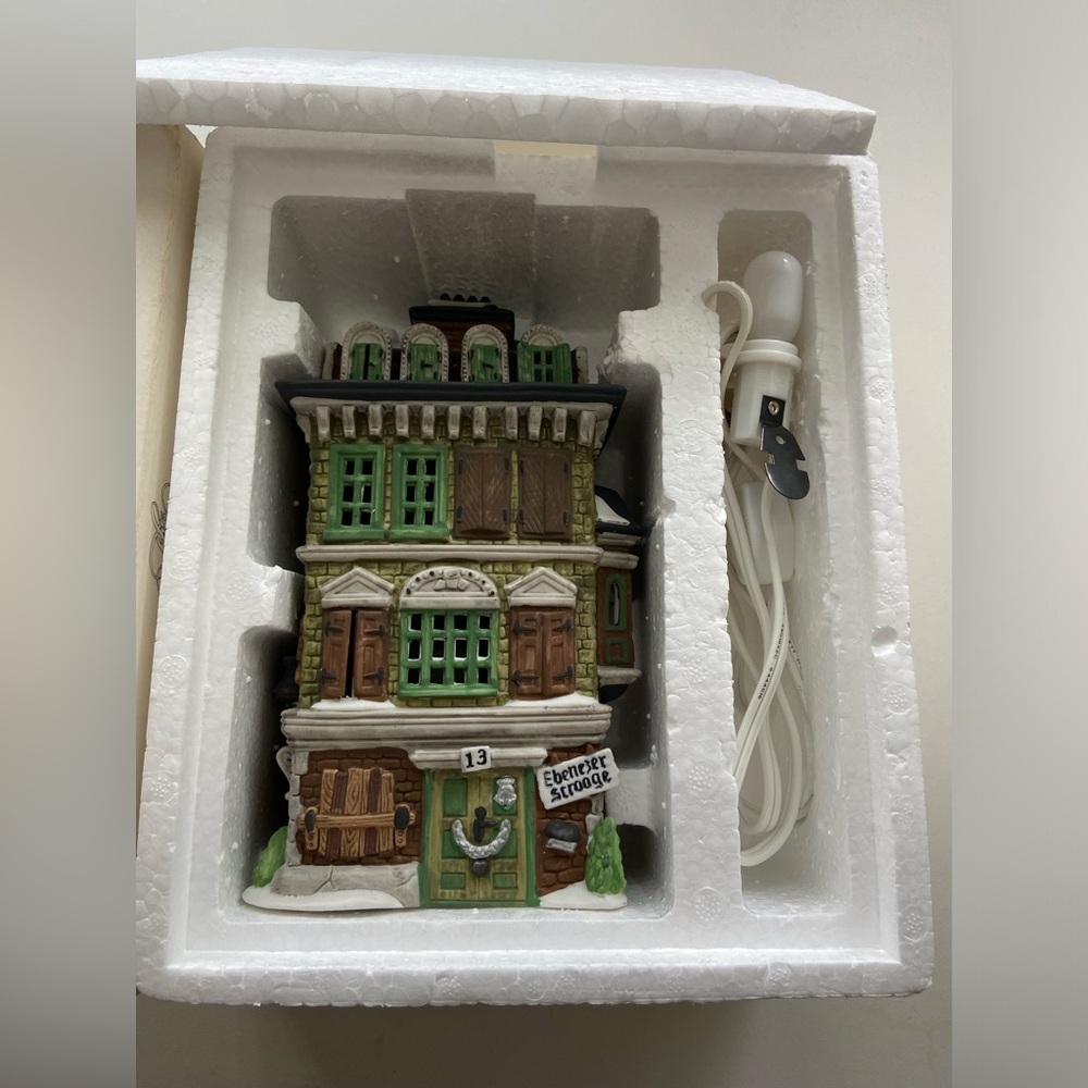 Heritage Village Collection The Flat of Ebenezer Scrooge Vintage, 1989 Christmas